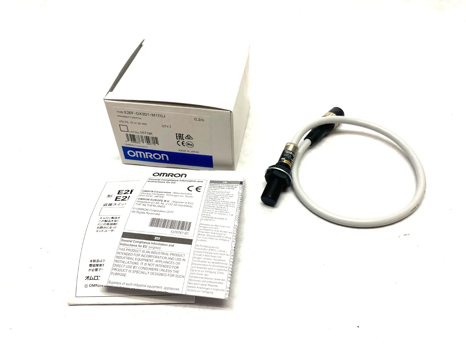 NEW OMRON PROXIMITY SENSOR FLUORORESIN COATING 3MM RANGE