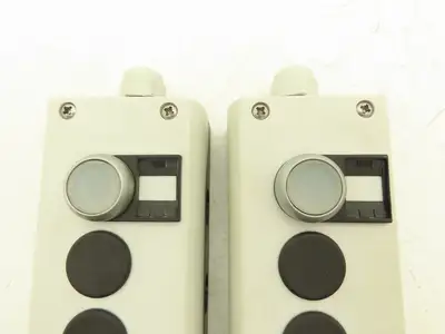Moeller 60947 3-Hole PB Box IEC IP67 1 Lighted Pushbutton 1NO Contact Lot of 2