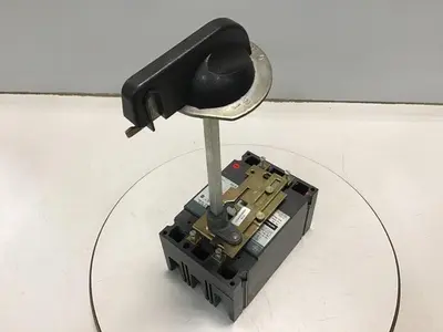 USED GE TED136100XL / DISCONNECT