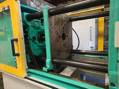 2015 ARBURG 570C 2000-800 Injection Molding Horizontal/Vertical | Machinery Network (4)