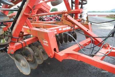 Used KUHN KRAUSE 8200-25W Tandem Discs Pennsylvania US | Zimmerman Farm Service #1409920