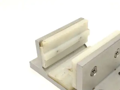 USED 80/20 15 SERIES 3 SLOT MOUNT