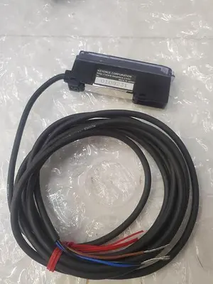 XTRAK 220V STANDARD #008-000105 AMPLIFIER, FIBER OPTIC SENSOR, MAIN UNIT