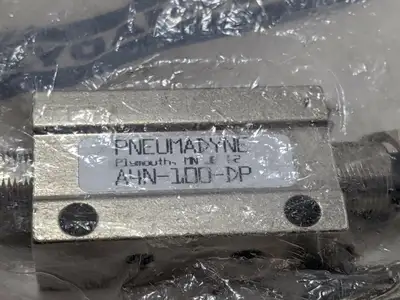 NEW PNEUMADYNE 4-WAY CONTROL VALVE