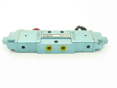 Skinner S4KKJAL4 Directional Control Valve 5-Way 3 Pos 120V 150 PSI 1/2" NPT
