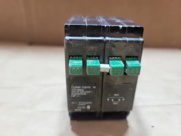 Used CUTLER-HAMMER DNPL230230 Switchgears British Columbia CA | Lenmark #835780