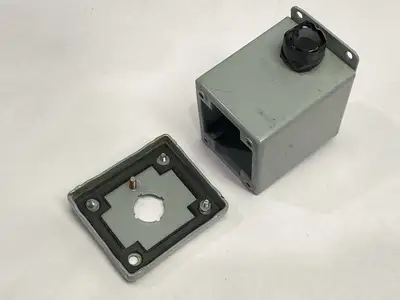 E1PBGXM | Hoffman  Pushbutton Enclosure w/ 22mm Push Button Cutout - Used