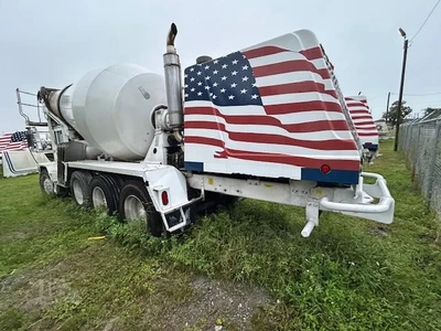 Used 2014 INDIANA PHOENIX CONCRETE MIXER Concrete Mixer Trucks Florida US | Big D Heavy Equipment #1556993