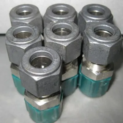 QTY. 7. PARKER 3/8 TUBE X 3/8 MNPT PMI PC-3/8" TW ...