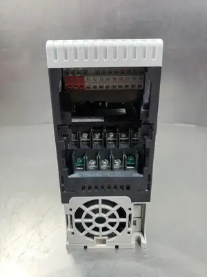 USED Allen-Bradley 25B-D2P3N104 PowerFlex 525 AC Drive, 1HP, 0.75kW