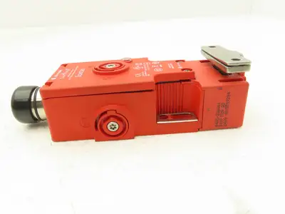 Allen Bradley 440G-S36061 Guardmaster Spartan Locking Guard Switch 110VAC 12-Pin