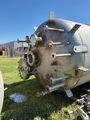 USED 2015 ROBEN MANUFACTURING CO. 6,000 GALLON REACTOR