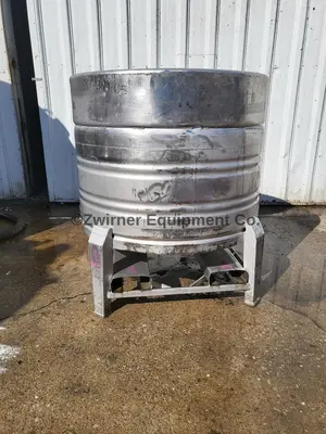 UCON AG CONTAINER SYSTEMS 200 GALLON STAINLESS STEEL DOME TOP, CONE BOTTOM SINGLE SHELL PRESSURE RATED PORTABLE STORAGE TOTE