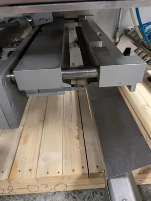 Klockner model LA-500 vertical strip packager
