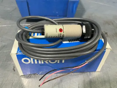 Used OMRON E3F2DS10C4N 2M Photoelectric Sensors Ohio US | HGR 24 #1518393