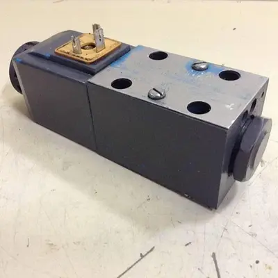 USED VICKERS DG4V-3-2AL-M-U-HL7-60