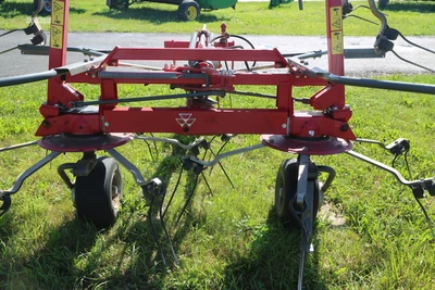 Used MASSEY FERGUSON TD524 Tedders Pennsylvania US | Zimmerman Farm Service #1410214