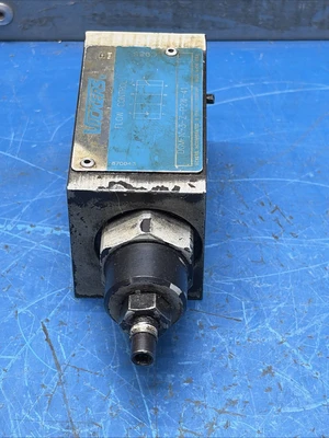 Used Eaton Vickers DGMFN-3-Z-P2W-41 Valves/Fittings Indiana US | J&J Industrial Supply #1269309