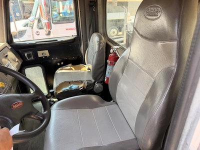 Used 2005 PETERBILT 335 4X2 Rolloff Trucks Indiana US | Miedema Asset Management Group #1436988