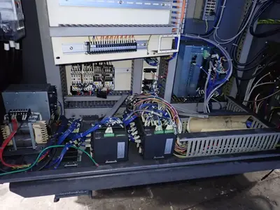 USED 2011 OKUMA CORPORATION GENOS M560V