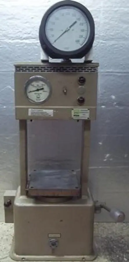 Used _UNKNOWN_ 500A Heated Platen Hydraulic Press Texas US | Bamko Surplus Process Equipment #930677