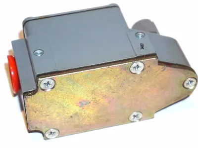 NEW SQUARE D 9007-TUA-12 HEAVY DUTY LIMIT SWITCH 9007TUA12