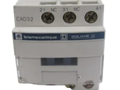 NEW TELEMECANIQUE SQUARE D CAD32 RELAY 120V 50/60HZ