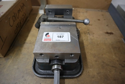 Used KURT WORKHOLDING SOLUTIONS D-60 Vises Minnesota US | Machinesused.com #1383920
