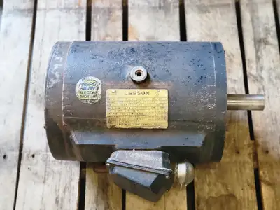 Used LEESON 215T17DB40 Motors (misc) British Columbia CA | Lenmark #246331