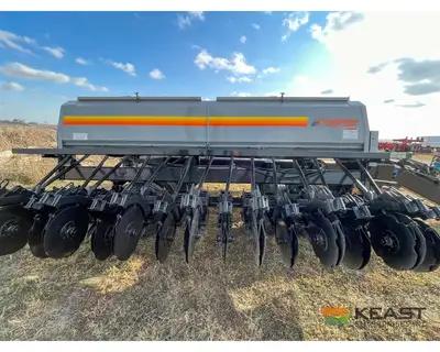 Used CRUSTBUSTER _UNKNOWN_ No-Till Drills Iowa US | Keast Enterprises #1360247