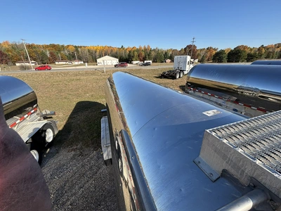 Used 2016 WALKER MILK TANKER TRAILER Liquid Supply Trailers Michigan US | Miedema Asset Management Group #1709447