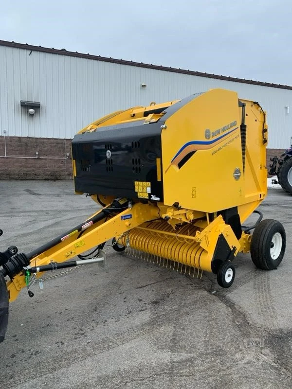 New | in-Stock 2026 NEW HOLLAND ROLL-BELT 450 UTILITY Square Balers Maine US | Beauregard Equipment #1511370