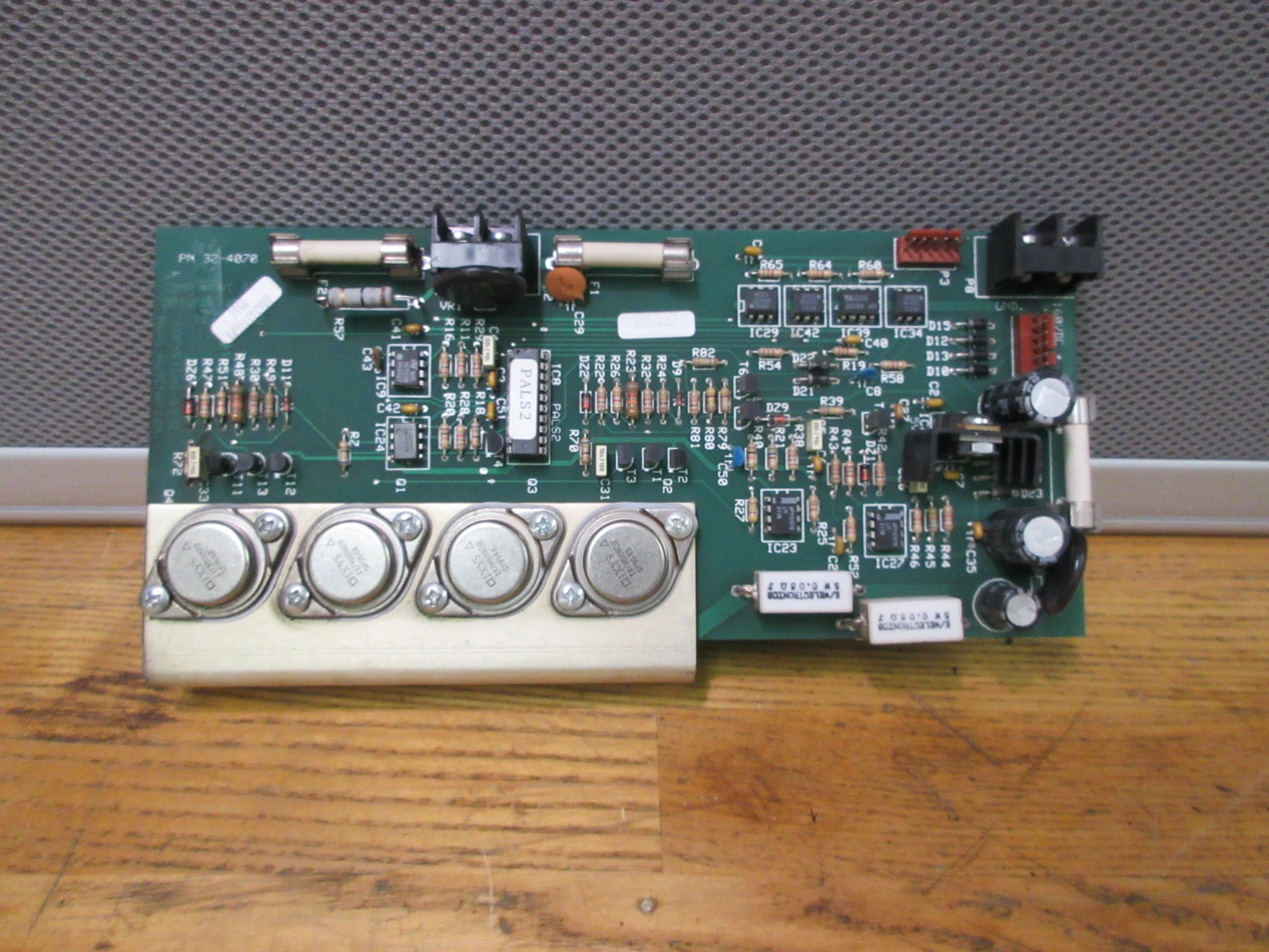 USED 1997 USED HAAS PARTS AND TOOLING 32-4070H BRUSH SERVO DRIVE BOARD