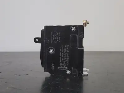 USED SQUARE D QOB120