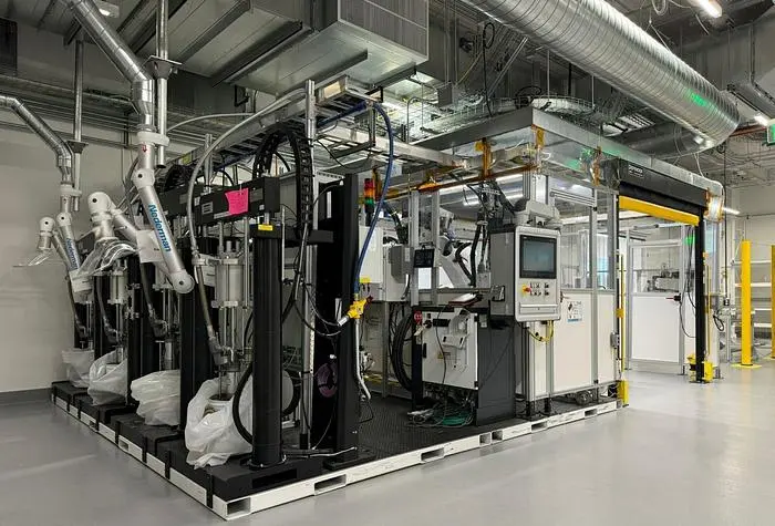 2020 Kuka Robotic Adhesive Work Cell﻿ ﻿KR60-3  6-AXIS | Used | In Stock!