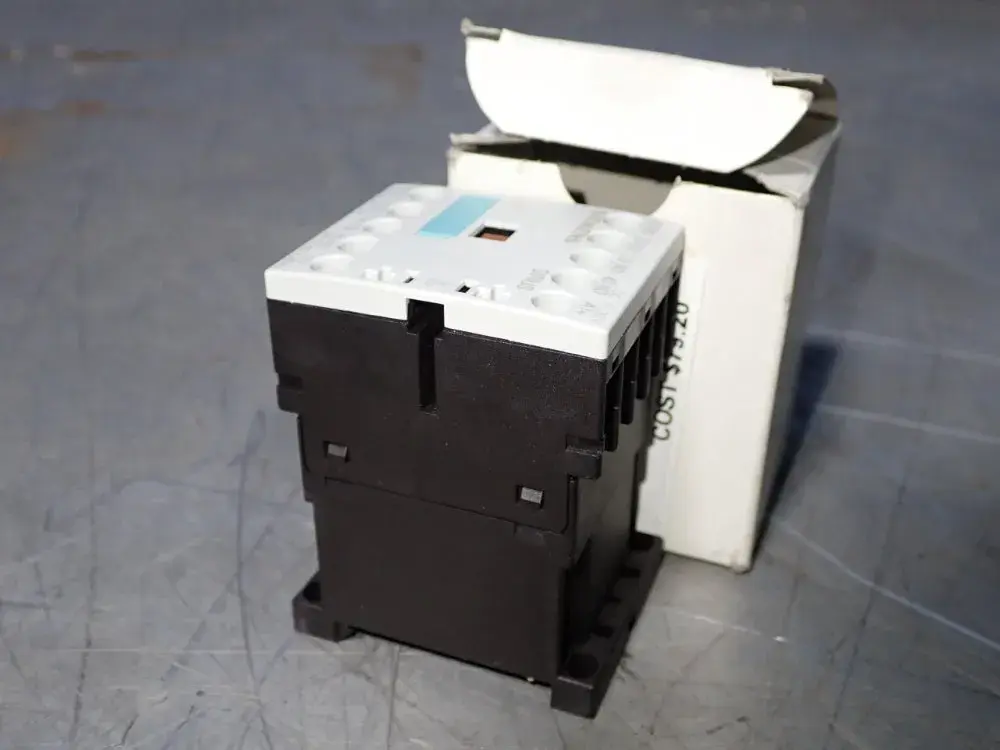 New | in-Stock SCHNEIDER ELECTRIC 3RH11401JB40 PLC Contactors | HGR 24 #752573