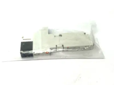 NEW SMC PLUG-IN SINGLE SOLENOID VALVE 2-WAY 24VDC