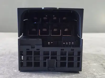 USED SIEMENS 6GK5208-0BA00-2AF2