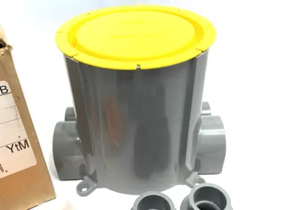 USED HUBBELL-KELLEMS ROUND FLUSH FLOORBOX, PVC, 3.00" MINIMUM DEPT OF POUR