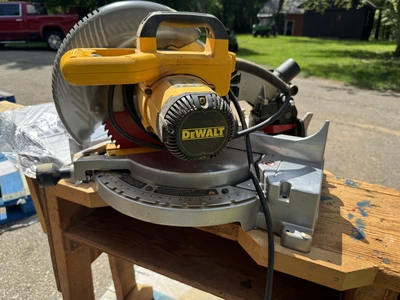 Used _UNKNOWN_ _UNKNOWN_ Miter Saws Michigan US | Miedema Asset Management Group #1279652