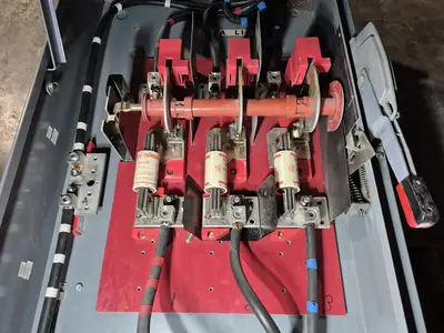 USED SQUARE D CH365R