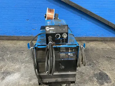 Used MILLER CP302 Mig Welders Ohio US | HGR 24 #1568539
