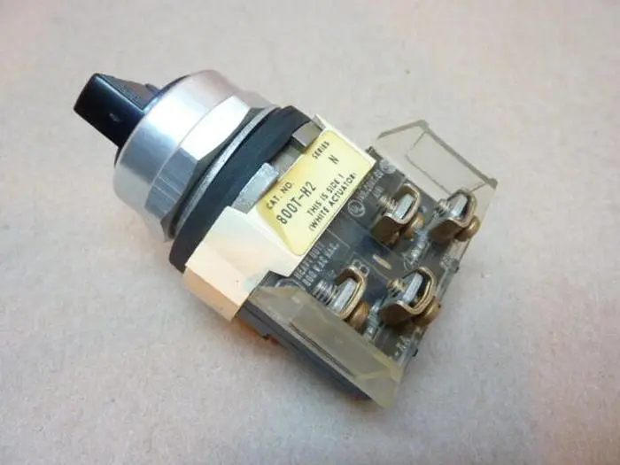 Used ALLEN BRADLEY 800T-H2 SER N Relays & Switches Michigan US | Ideal Machinery #606493