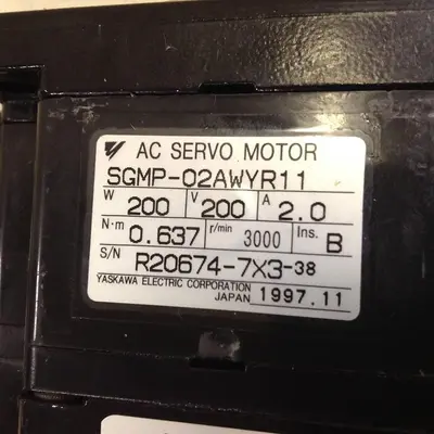 USED YASKAWA SGMP-02AWYR11