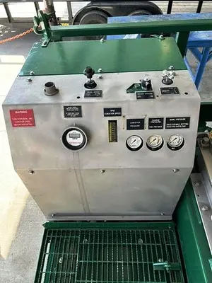 Derrick DE-1000 FHD oilfield decanter centrifuge, 316SS.