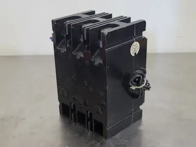 60 Amp, 3 Pole, 240 volts Circuit Breaker w/ Shunt Trip Aux. Switch