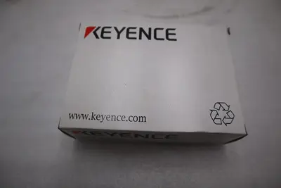 KEYENCE IL-1050 LASER SENSOR 2000 MW 10-55 HZ - STOCK GF412A