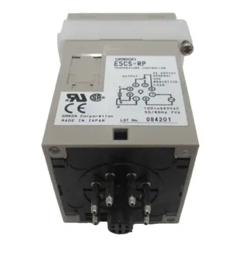NEW OMRON E5CS-RP TEMPERATURE CONTROLLER 100 TO 240 V E5CSRP