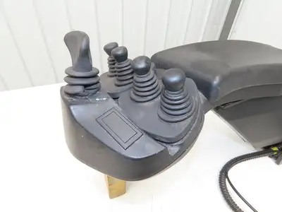 Linde Forklift Arm Rest 5 Lever Mast & Directional Control Removed From E20C