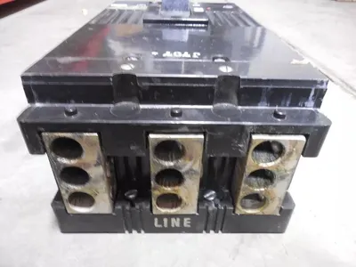 General Electric TKM836F000 Circuit Breaker 800A Frame 800A Trip Used